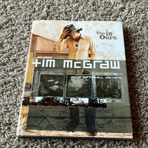 Tim McGraw and the Dancehill Doctors 2002 Hard Cover Tour Book